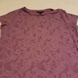 EUC Vera Wang patterned tee sz large